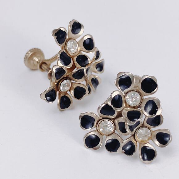 Vintage 1950s Black Enamel and Rhinestone Floral Cluster Screw Back Earrings - Picture 5 of 10